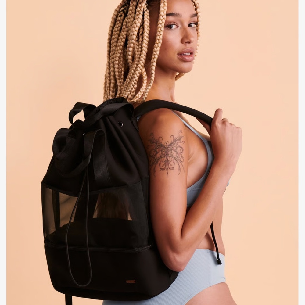 MyBikiniStory Mesh Bucket Black Beach Drawstring Backpack | Black - Travel ready